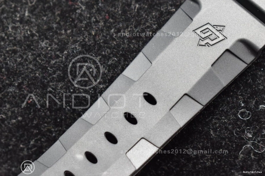 Submersible Rossa Luna Factory VS Elegant 47mm 1039 GMT PAM 1200 0115